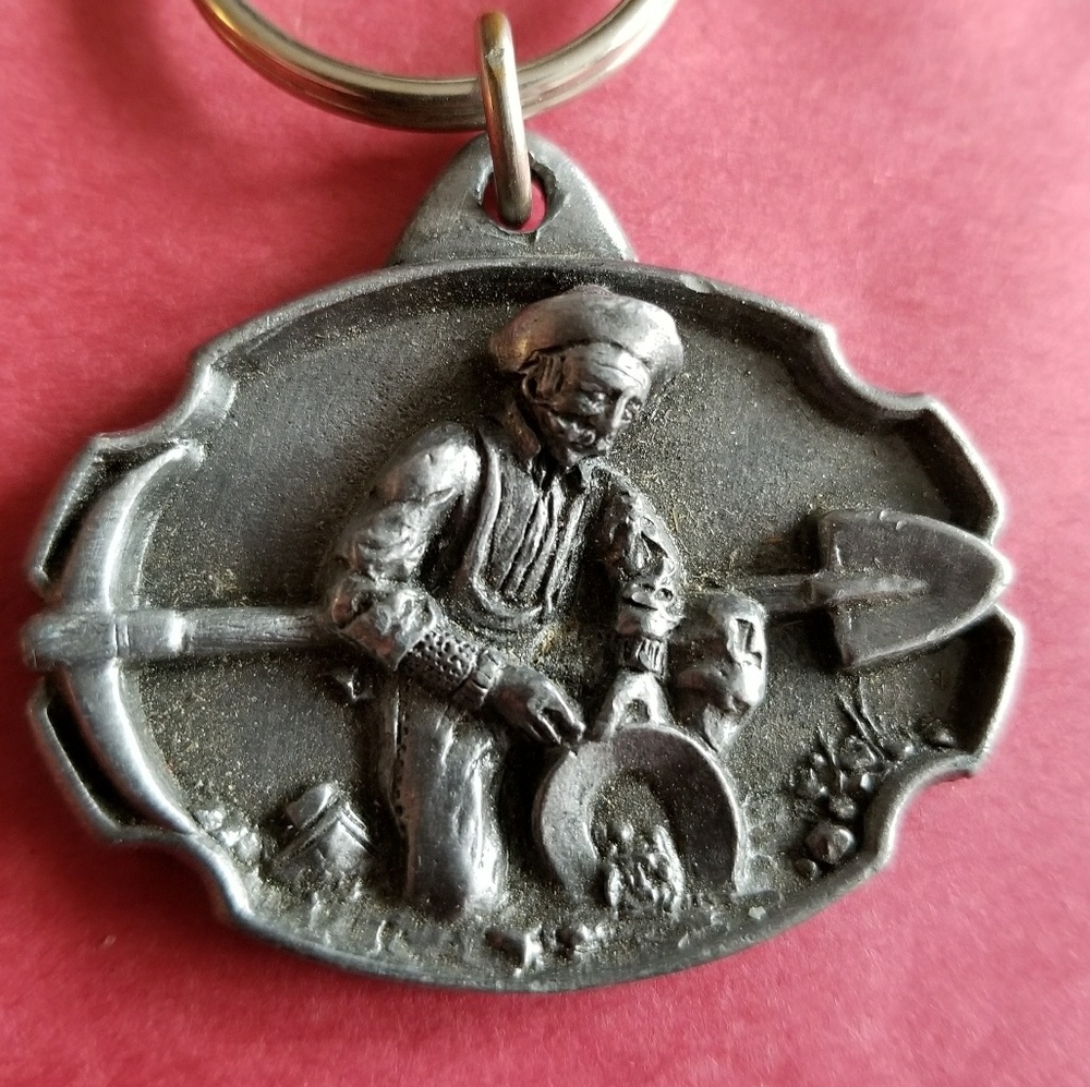 Vintage Gold Rush keychain Siskiyou Buckle Co prospecting